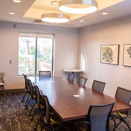 Hilton Garden Inn Montebello / Los Angeles Экстерьер фото