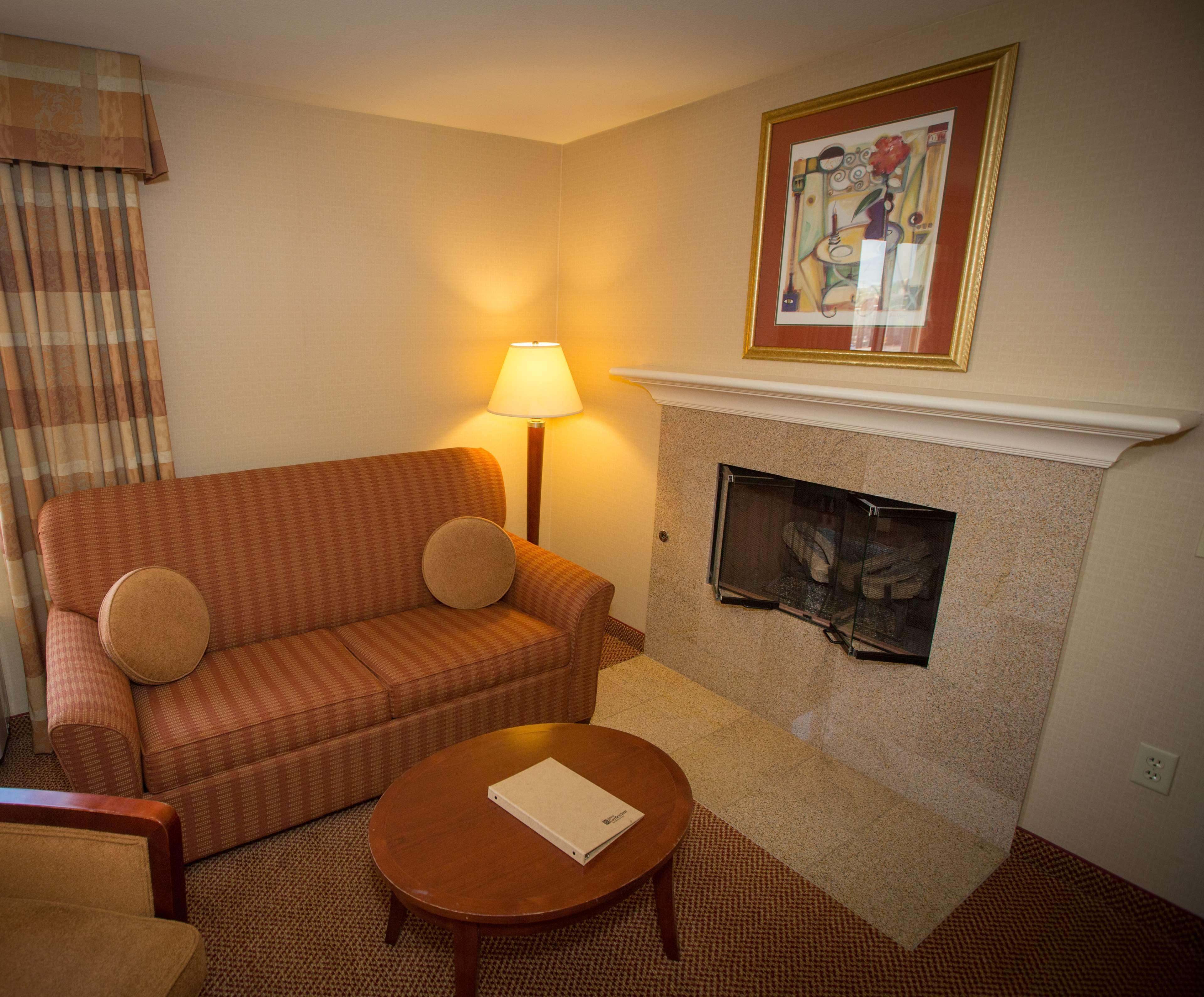 Hilton Garden Inn Montebello / Los Angeles Экстерьер фото