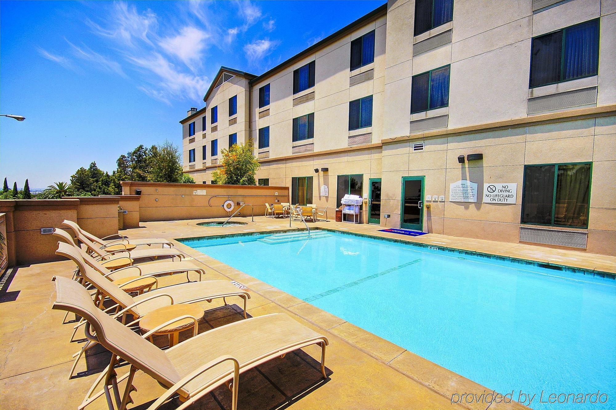 Hilton Garden Inn Montebello / Los Angeles Экстерьер фото